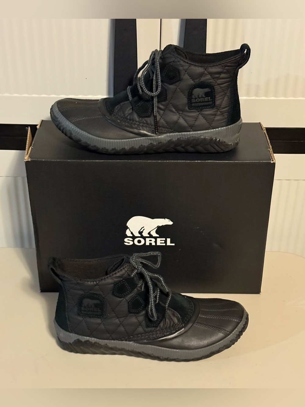 Sorel Out N About Plus Black Quilted Lace-Up Winter Ankle Boots Waterproof